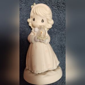 PRECIOUS MOMENTS, MAKING SPIRITS BRIGHT FIGURINE, GIRL WITH LATERN CANDLE